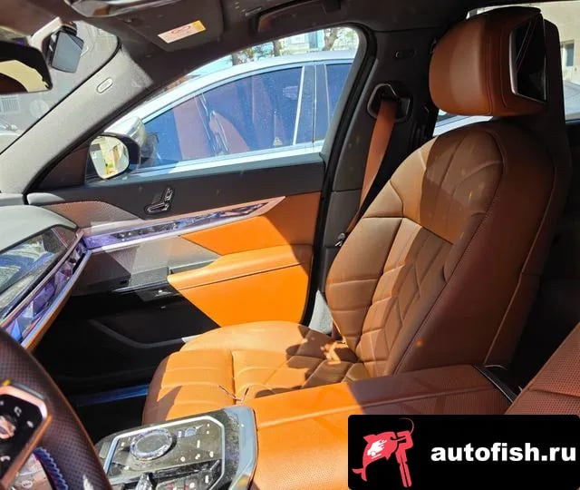 BMW 7-Series 7 Series (G70) 2025 года - вид 6