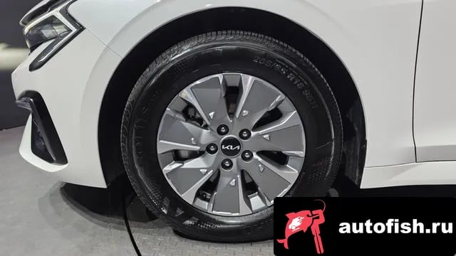 Kia K5 The New K5 Hybrid 3rd generation 2025 года - вид 5