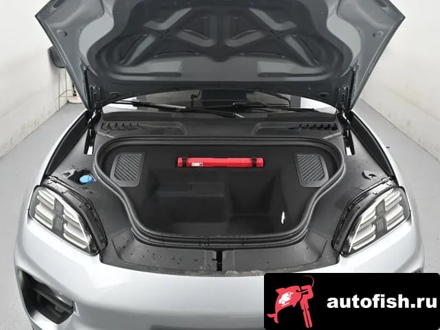 Porsche Macan Makan EV 2025 года - вид 6