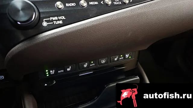 Lexus ES ES300h 7th generation 2018 года - похожие автомобили