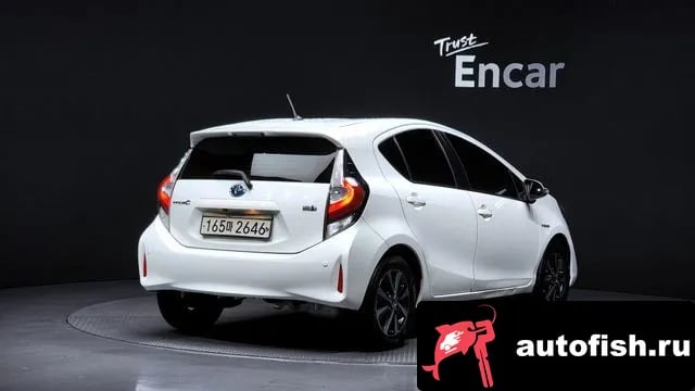 Toyota Prius Prius C 2018 года - вид 2