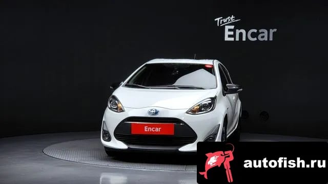Toyota Prius Prius C 2018 года - вид 3