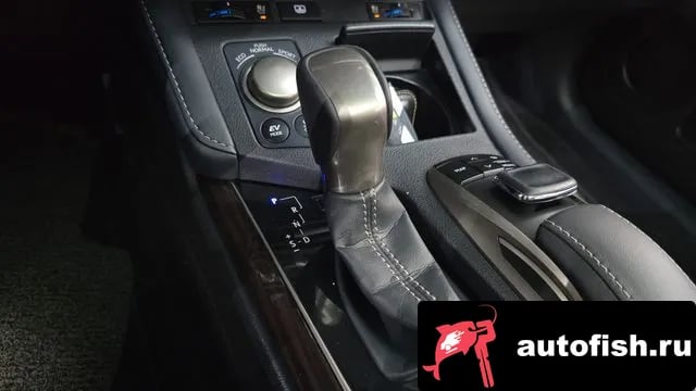 Lexus ES New ES300h 2018 года - похожие автомобили