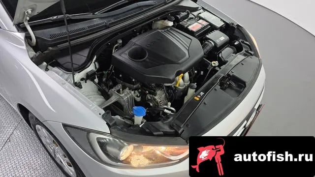 Hyundai AVANTE Avante AD 2018 года - вид 6