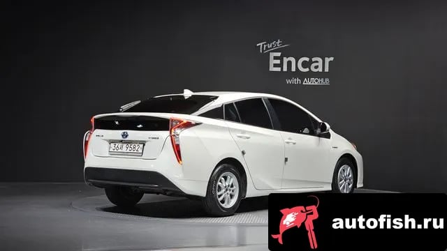 Toyota Prius Prius 4th Generation 2018 года - вид 2