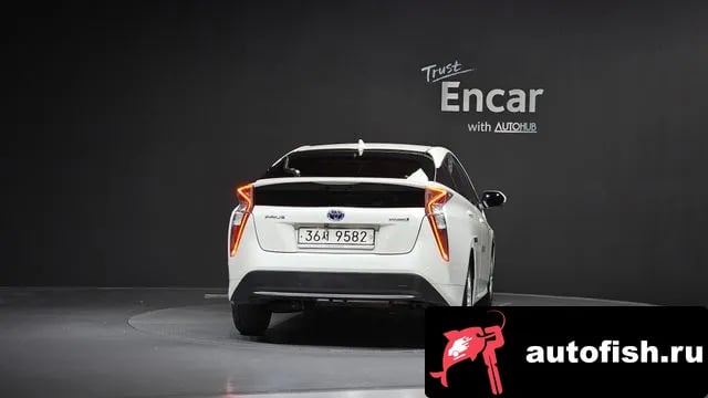 Toyota Prius Prius 4th Generation 2018 года - вид 4