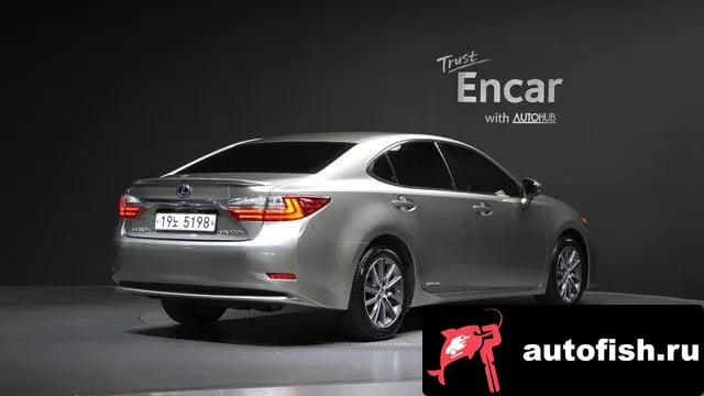 Lexus ES New ES300h 2018 года - вид 2