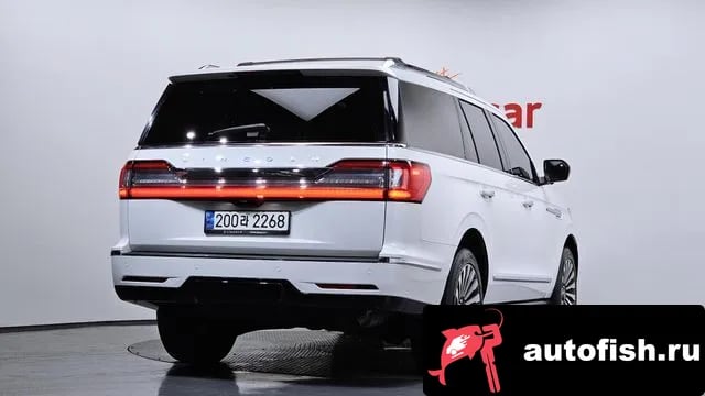 Lincoln Navigator Navigator 4th generation 2021 года - вид 2