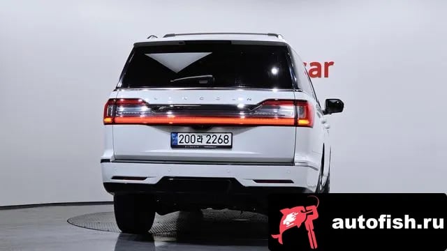 Lincoln Navigator Navigator 4th generation 2021 года - вид 4