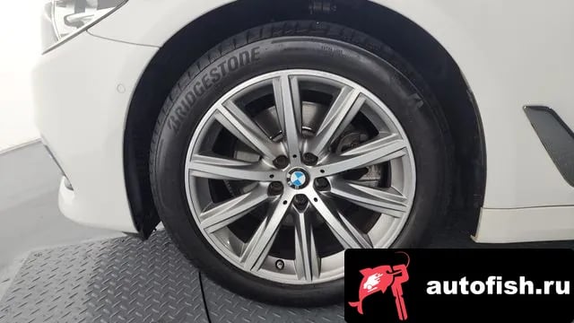BMW 5-Series 5 Series (G30) 2018 года - вид 5