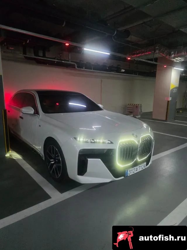BMW 7-Series 7 Series (G70) 2025 года - вид 2