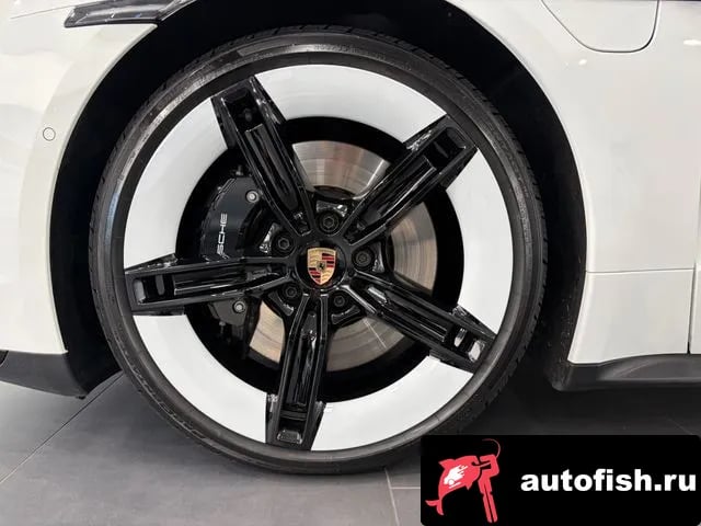 Porsche Taycan Taikan 2025 года - вид 5