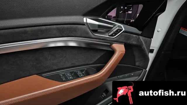 Audi e-tron e-Tron 2020 года - похожие автомобили