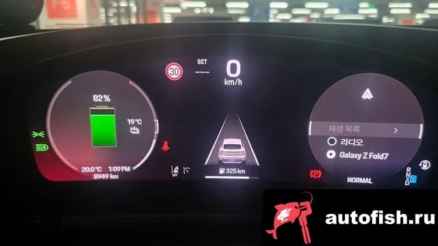 Porsche Macan Makan EV 2025 года - вид 5