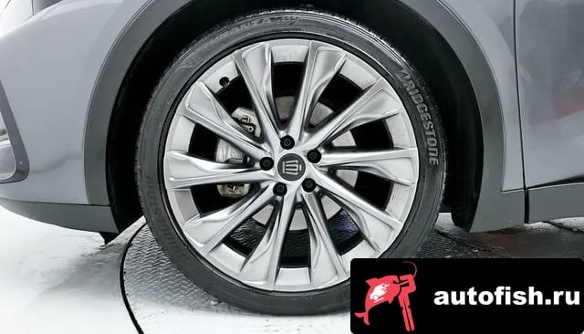 Toyota Crown Crown Crossover 2023 года - вид 5