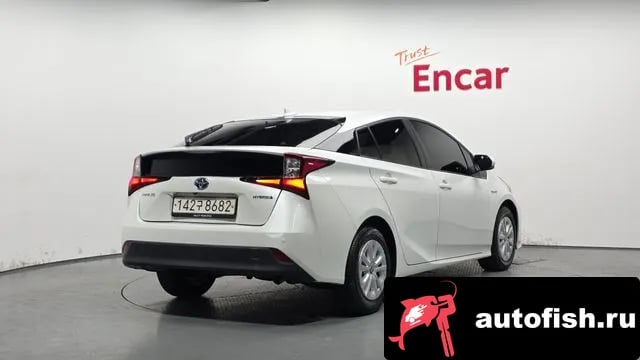 Toyota Prius Prius 4th Generation 2021 года - вид 2