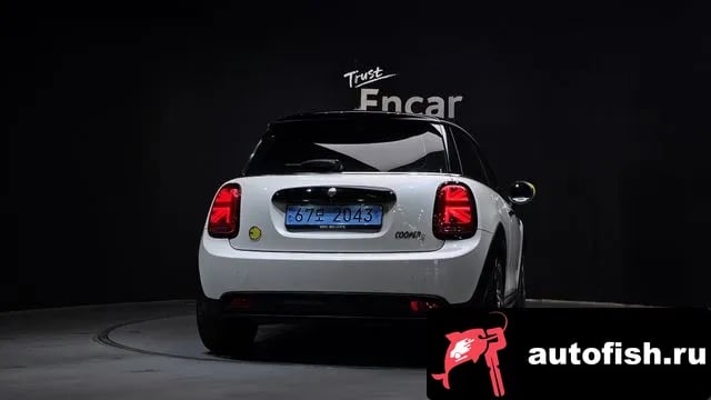 Mini Cooper Cooper Electric 2023 года - вид 4