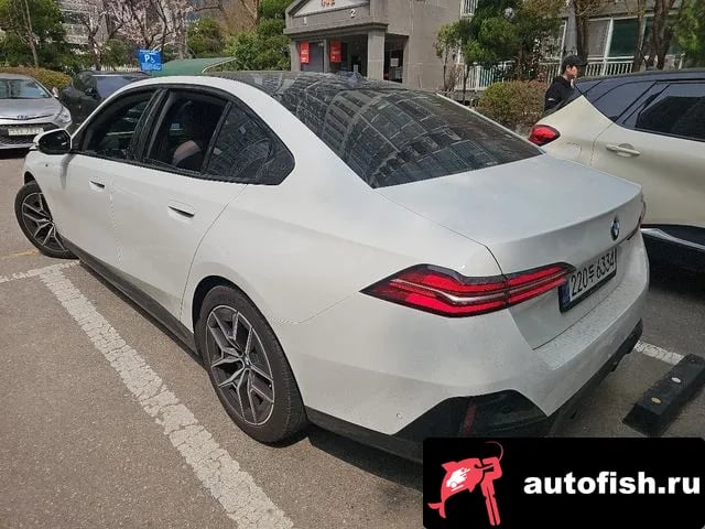 BMW 5-Series 5 Series (G60) 2025 года - похожие автомобили