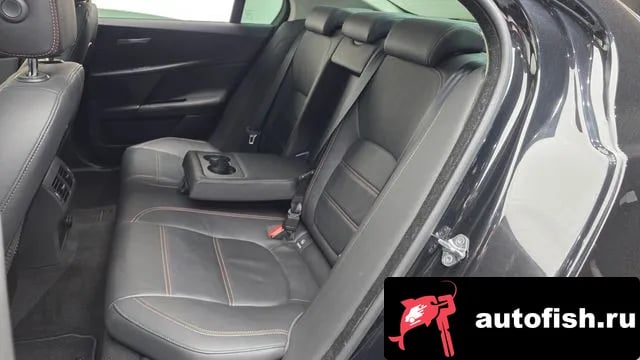 Jaguar XE XE 2018 года - похожие автомобили