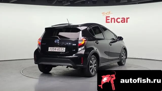 Toyota Prius Prius C 2020 года - вид 2