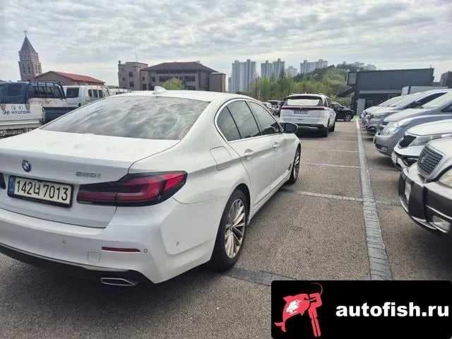 BMW 5-Series 5 Series (G30) 2022 года - вид 3