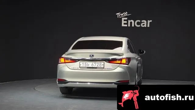 Lexus ES ES300h 7th generation 2019 года - вид 4