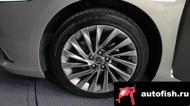 Lexus ES ES300h 7th generation 2019 года - вид 5