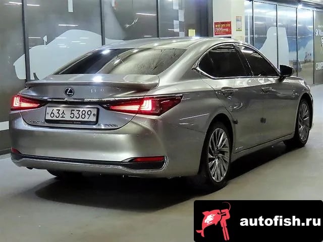 Lexus ES ES300h 7th generation 2019 года - вид 4