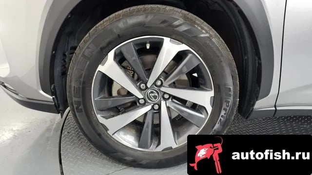 Lexus NX NX300h 2018 года - вид 5