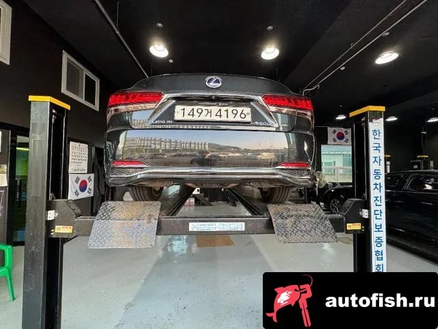 Lexus LS LS500h 5th generation 2022 года - вид 2