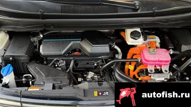 Hyundai Staria Staria 2024 года - похожие автомобили