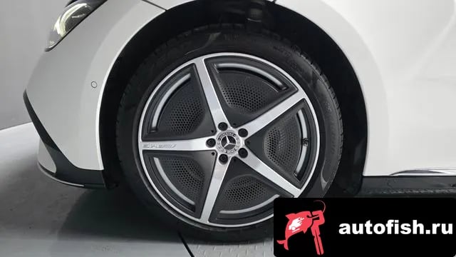 Mercedes-Benz EQE EQE V295 2023 года - похожие автомобили