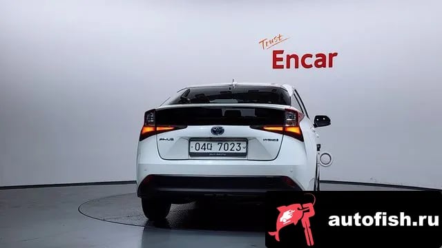Toyota Prius Prius 4th Generation 2019 года - вид 4