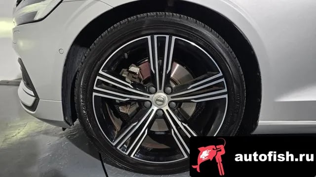 Volvo S60 S60 3rd generation 2021 года - похожие автомобили