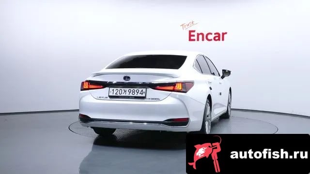 Lexus ES ES300h 7th generation 2018 года - вид 4