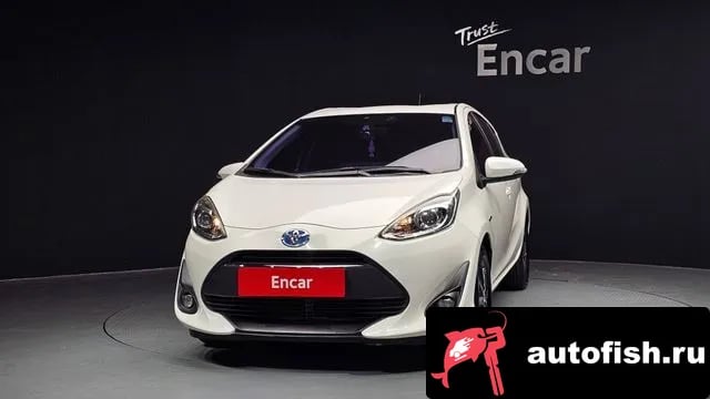 Toyota Prius Prius C 2018 года - вид 3