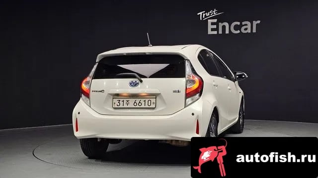 Toyota Prius Prius C 2018 года - вид 4