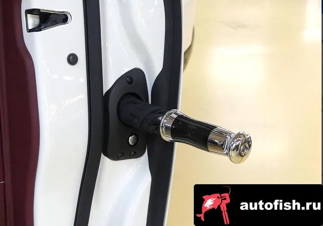 Rolls-Royce Cullinan Cullinan 2023 года - похожие автомобили