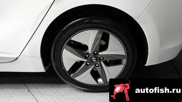 Hyundai Ioniq The New Ionic Hybrid 2019 года - вид 5