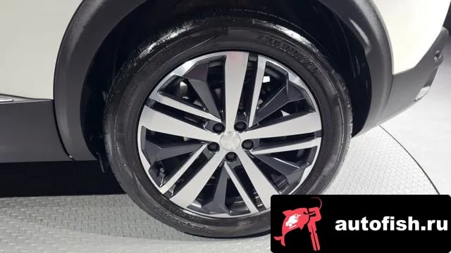 Peugeot 3008 3008 second generation 2018 года - вид 5