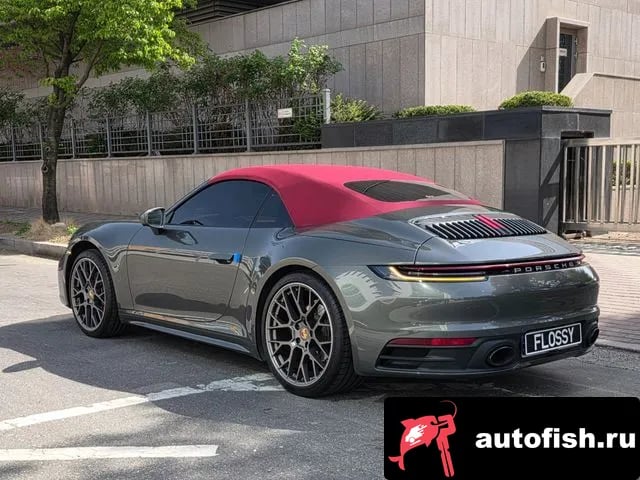 Porsche 911 911 (992) 2021 года - вид 2