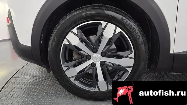 Peugeot 3008 3008 second generation 2019 года - вид 5