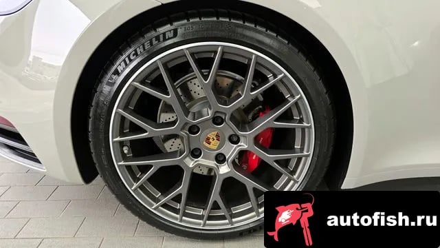 Porsche 911 911 (992) 2020 года - вид 5