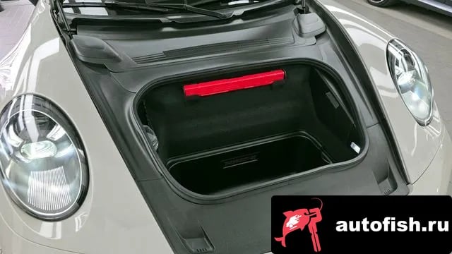 Porsche 911 911 (992) 2020 года - вид 6