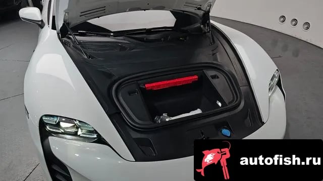 Porsche Taycan Taikan 2021 года - вид 5
