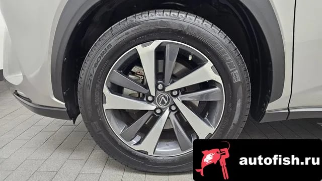 Lexus NX NX300h 2018 года - вид 5