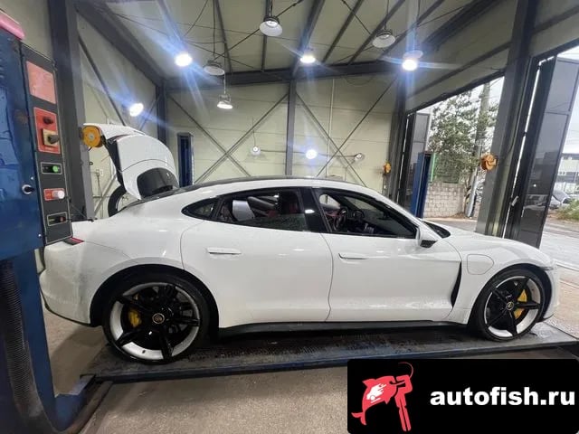 Porsche Taycan Taikan 2020 года - вид 3