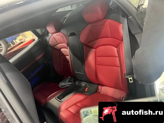 Porsche Taycan Taikan 2020 года - вид 5