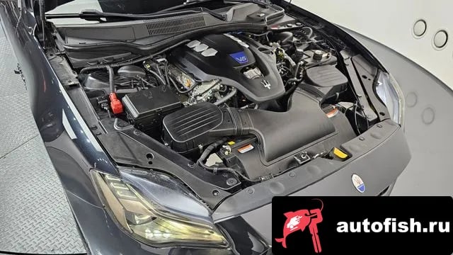 Maserati Quattroporte Quattroporte 2018 года - вид 6