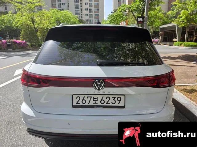 Volkswagen Touareg Tuareg 3rd generation 2025 года - похожие автомобили